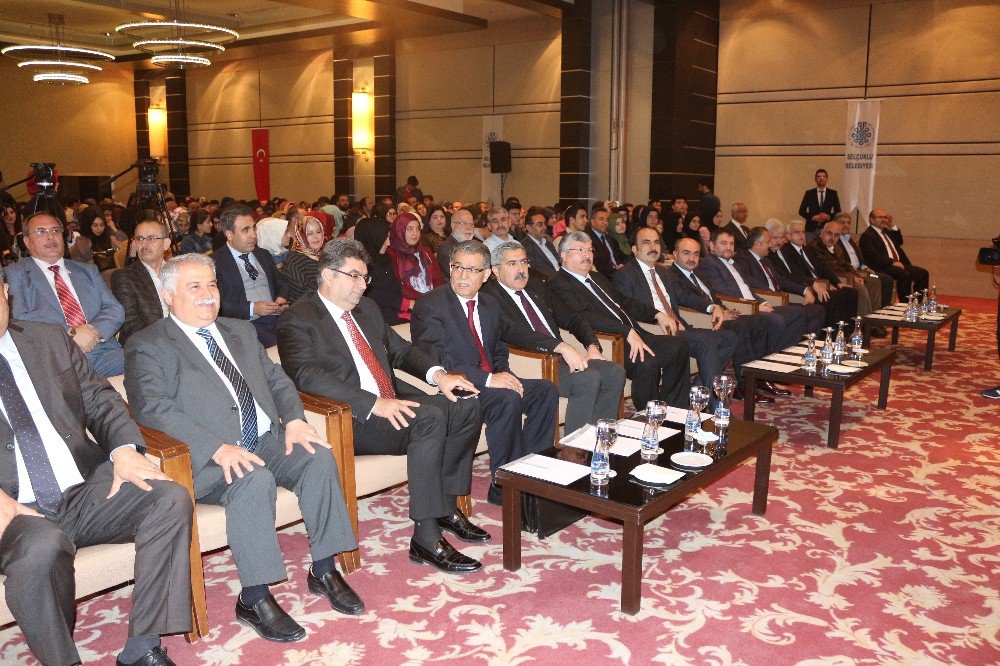 Konya’da Anadolu Mektebi Yazar Okumaları Projesi Paneli Başladı