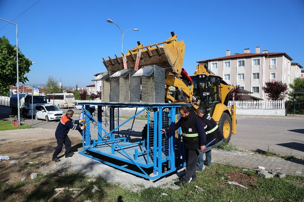 Başiskele’de Çöpler Yeraltına İnmeye Devam Ediyor