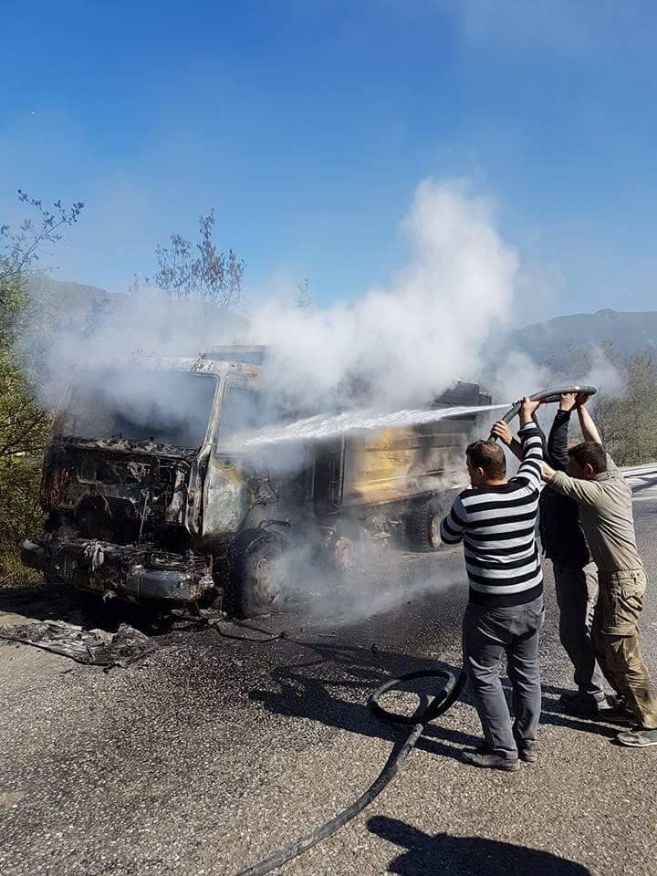 Çatalzeytin’de Seyir Halindeki Kamyon Yandı