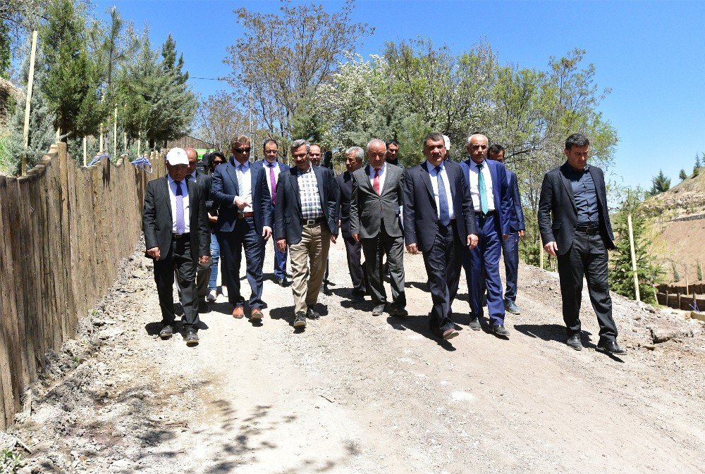 Müsteşar Yardımcısı Nogay İspendere İçmelerindeki Çalışmaları İnceledi