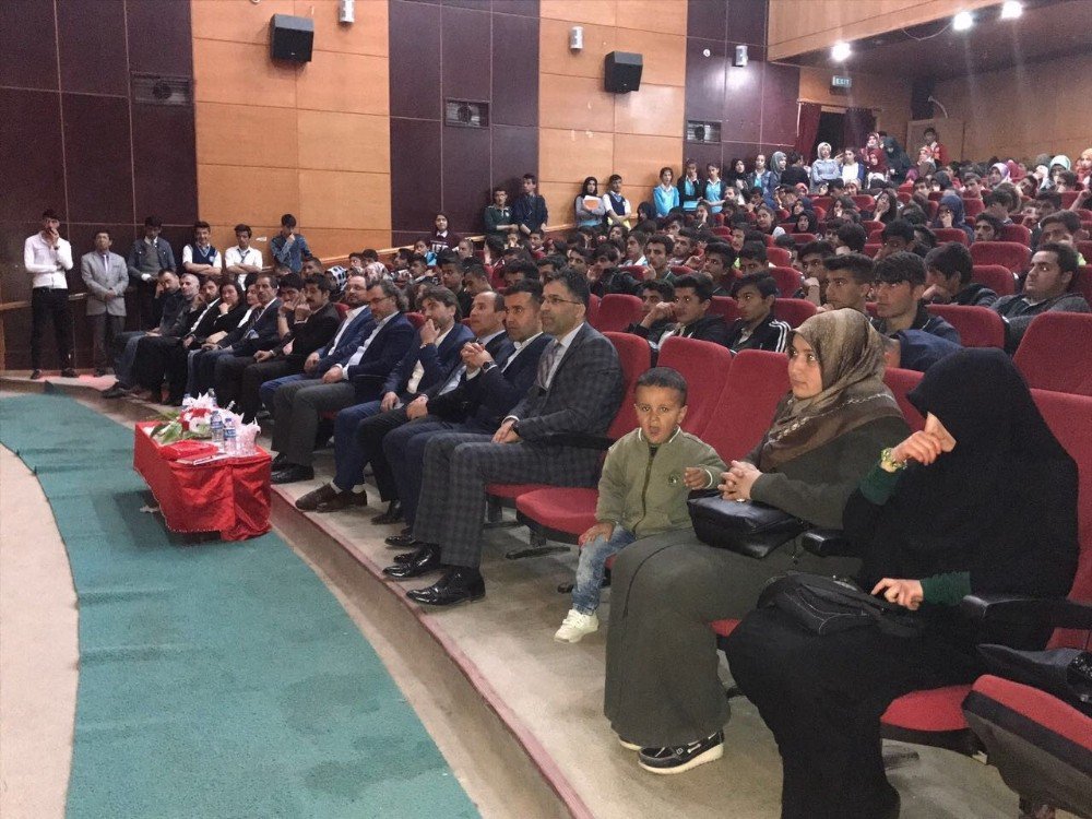 Hakkari’de Ufka Yolculuk Bilgi Ve Kültür Yarışması Semineri