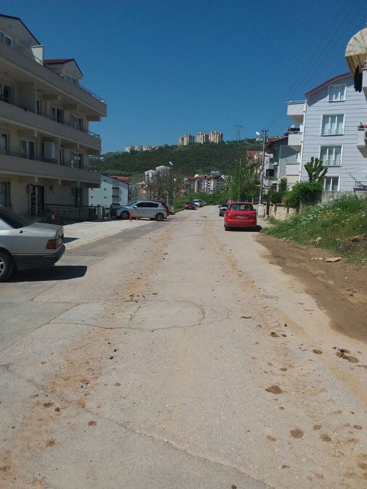 İzmit Belediyesi Yolları Kirletenler Yakın Takibe Alındı