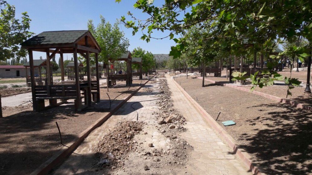 Aksu Piknik Alanında Peyzaj Çalışması Başladı