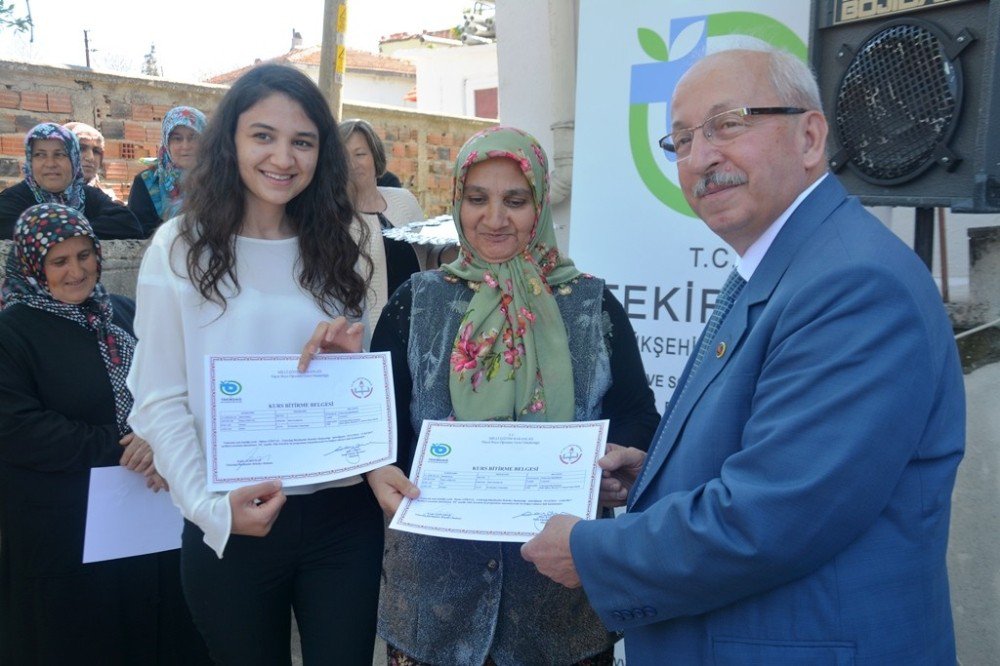 Temek ’Elde Kurdele İşi Kursu Yıl Sonu Kapanış Sergisi’