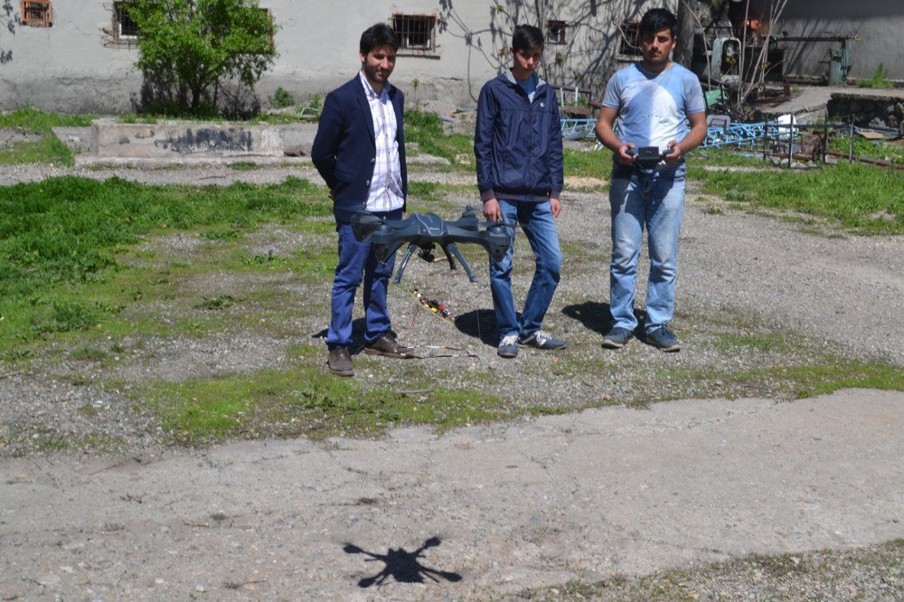 ‘Drone İle Metal Tarama Cihazı’ Projesiyle Final Hakkı Kazandılar