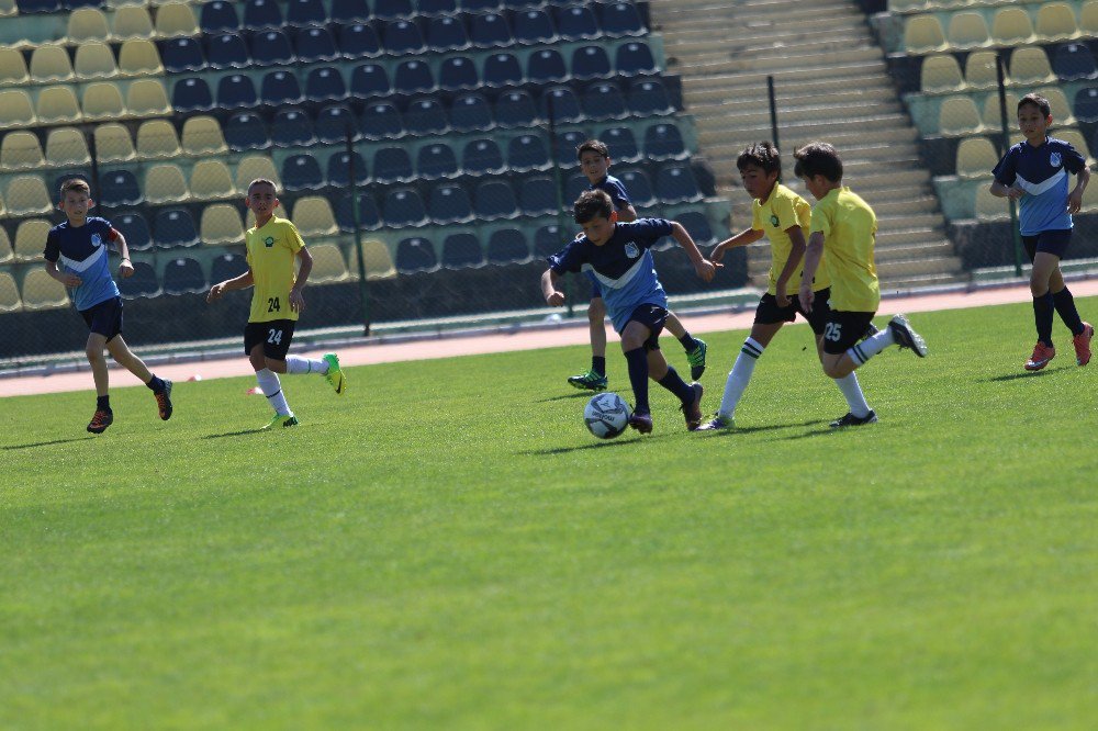 Futbol Şenliğinde Şampiyonlar Belli Oldu