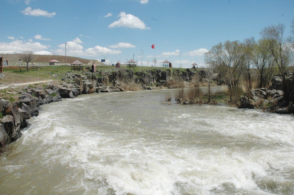 Balık Göçünü Erken İzlemek İsteyen Vatandaşlar Hayal Kırıklığı Yaşadı