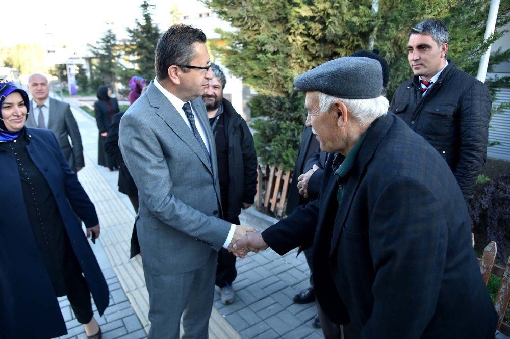 Başkan Tiryaki, Çanakkale Yolcularını Uğurladı