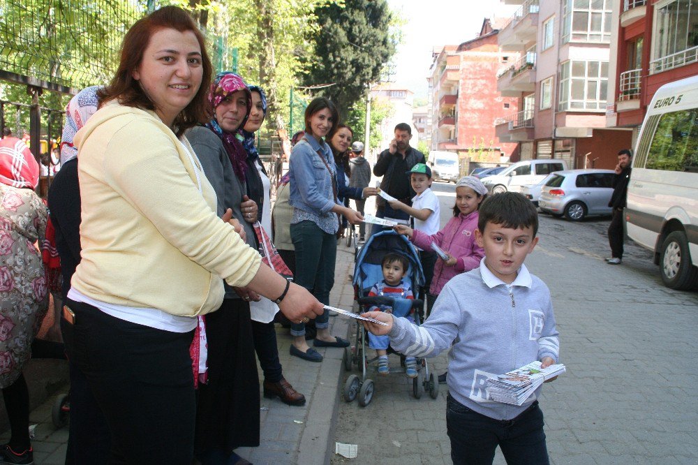 Devrekli Öğrencilerden Sahipsiz Sokak Hayvanları İçin Anlamlı Yürüyüş