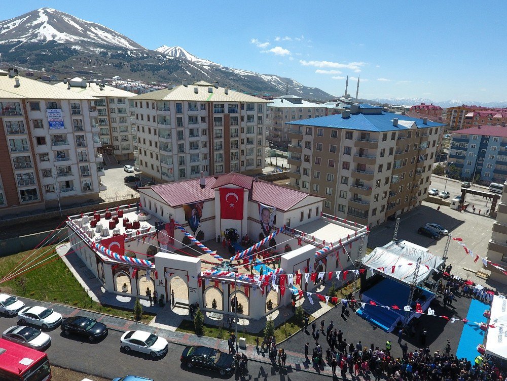 Büyükşehir’in Eğitim Yatırımı Ahmet Hamdi Tanpınar Bilgi Evi Açıldı