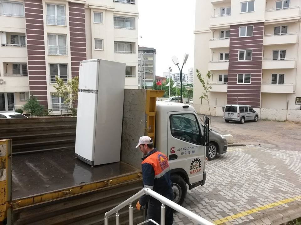 Gebze’de Elektronik Atıklar Kapıdan Alınıyor