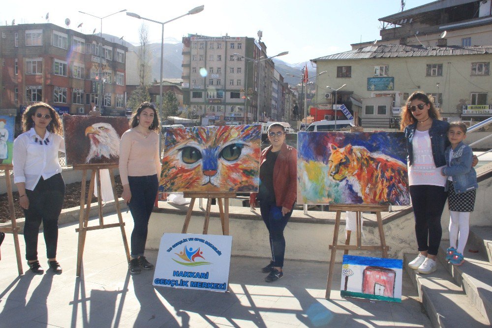 Hakkari’de Açık Havada Resim Çalışması Yapıldı