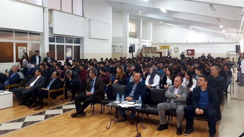 Müftü Karabayır’dan Liseli Gençlere Konferans