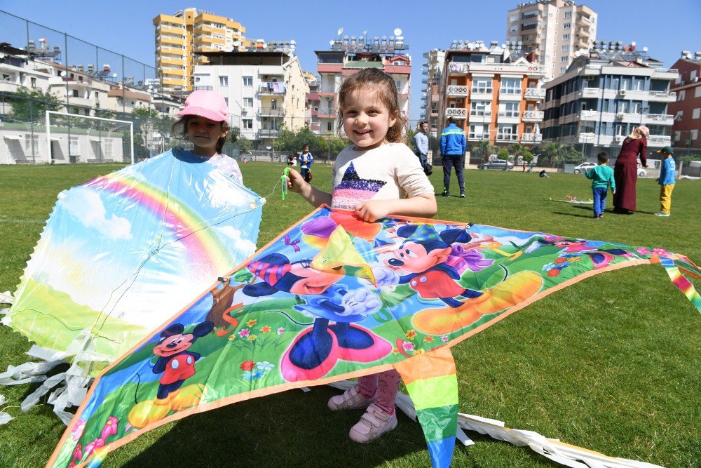 Konyaaltı Belediyesi’nden Uçurtma Şenliği