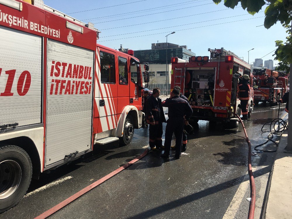 ’Yanar Mı Yanmaz Mı’ Şakası Strafor Dolu Kamyonu Kül Etti