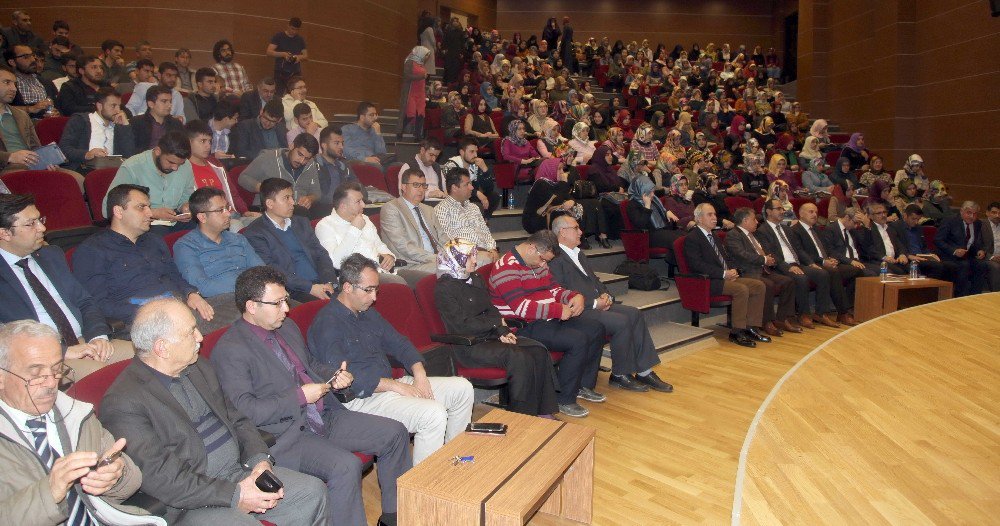 Prof. Dr. Kırbaşoğlu’ndan Öğrencilere “İslam Dünyasına Açılın” Tavsiyesi