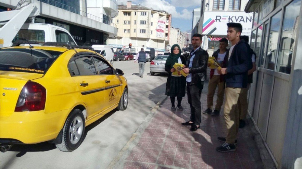 Öğrencilerden ‘Trafikte Gençlik Hareketi’ Projesi