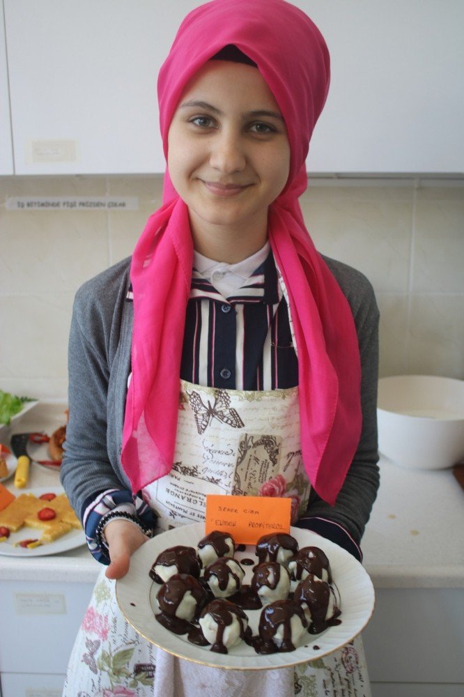 Bayat Ekmekleri Leziz Yemeklere Dönüştürdüler