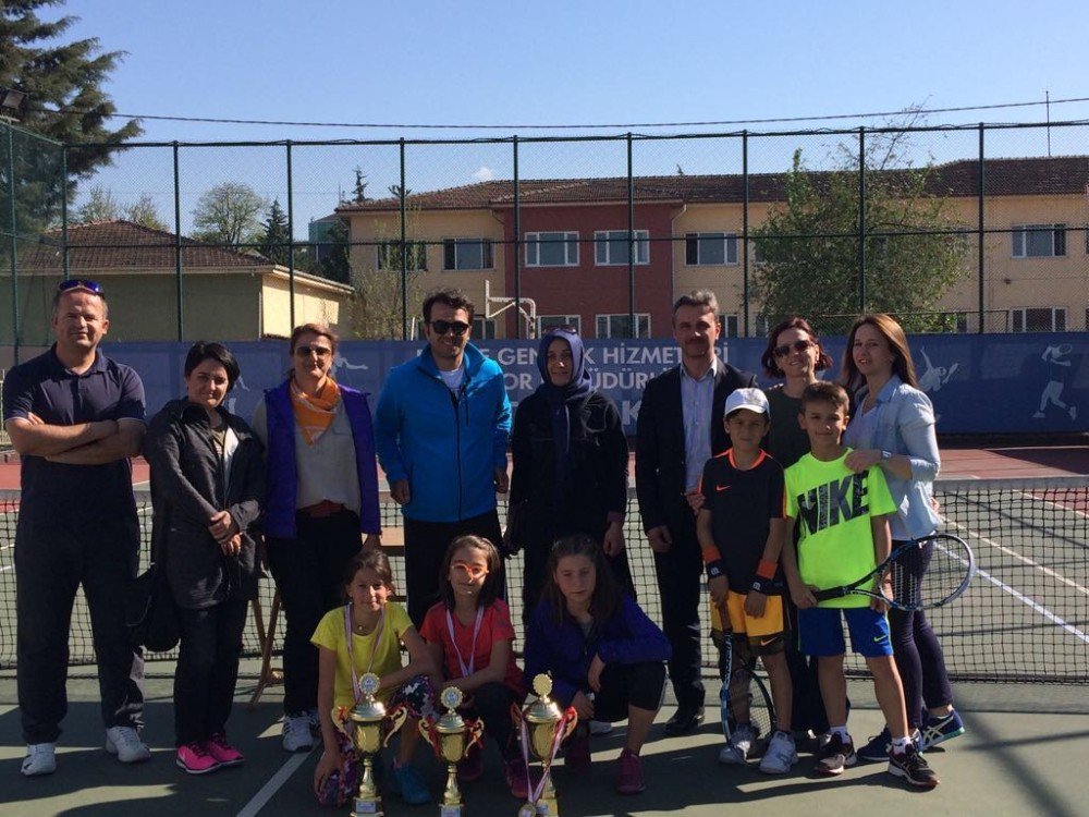 Tenis İl Birinciliği Ödülleri Verildi