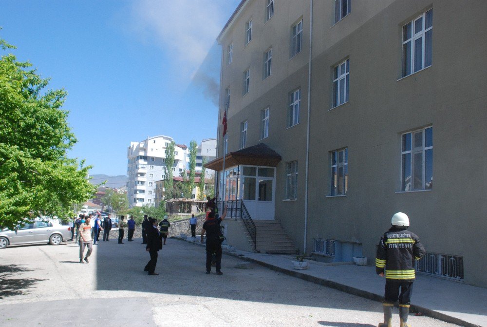 Tokat’ta Erkek Kur’an Kursunda Yangın Korkuttu