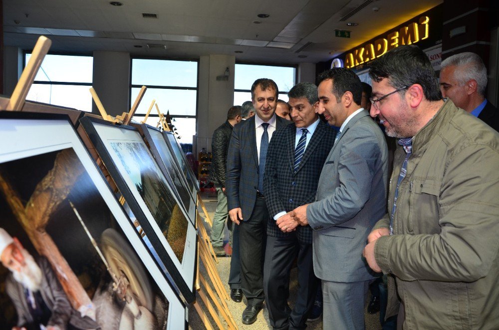 Tatvan’da “Kadim Şehir Bitlis” Konulu Fotoğraf Sergisi Açıldı