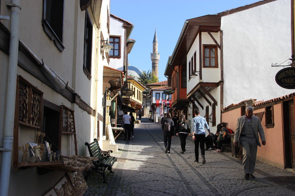 Eskişehir’den Çıkan Turist Sayısı Gelenleri Geçiyor