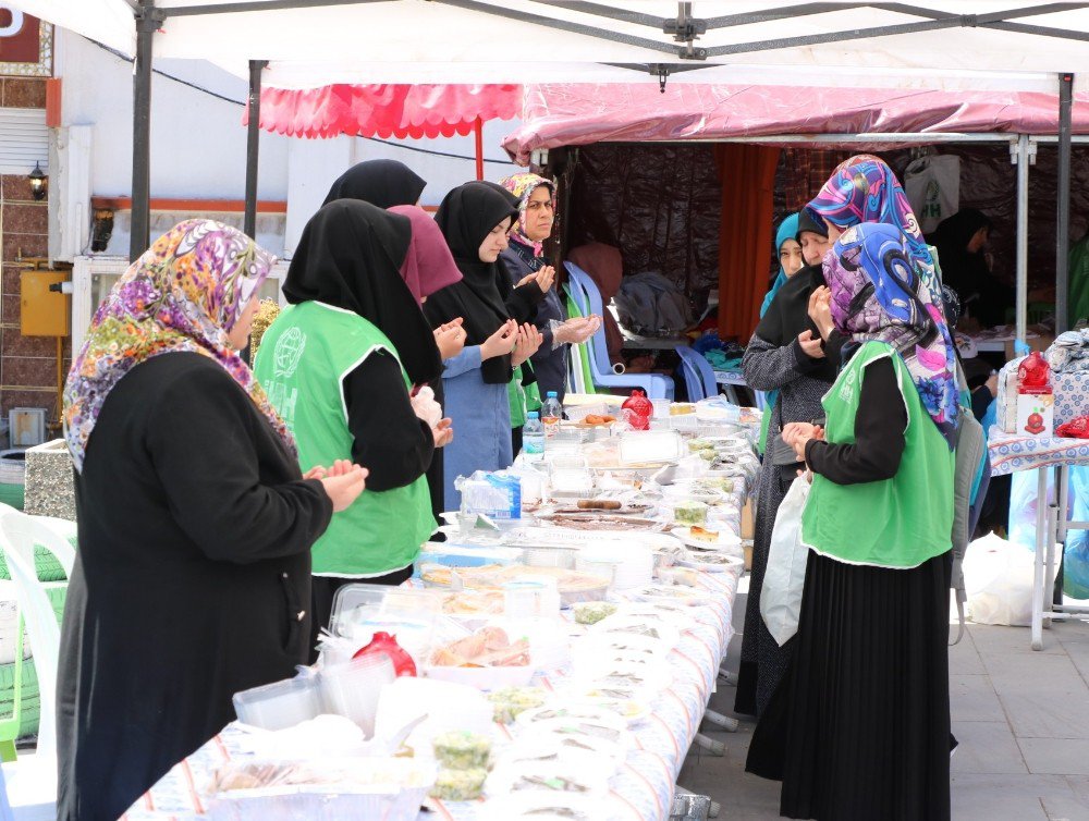 Yozgat İhh İhtiyaç Sahipleri İçin Kermes Açtı