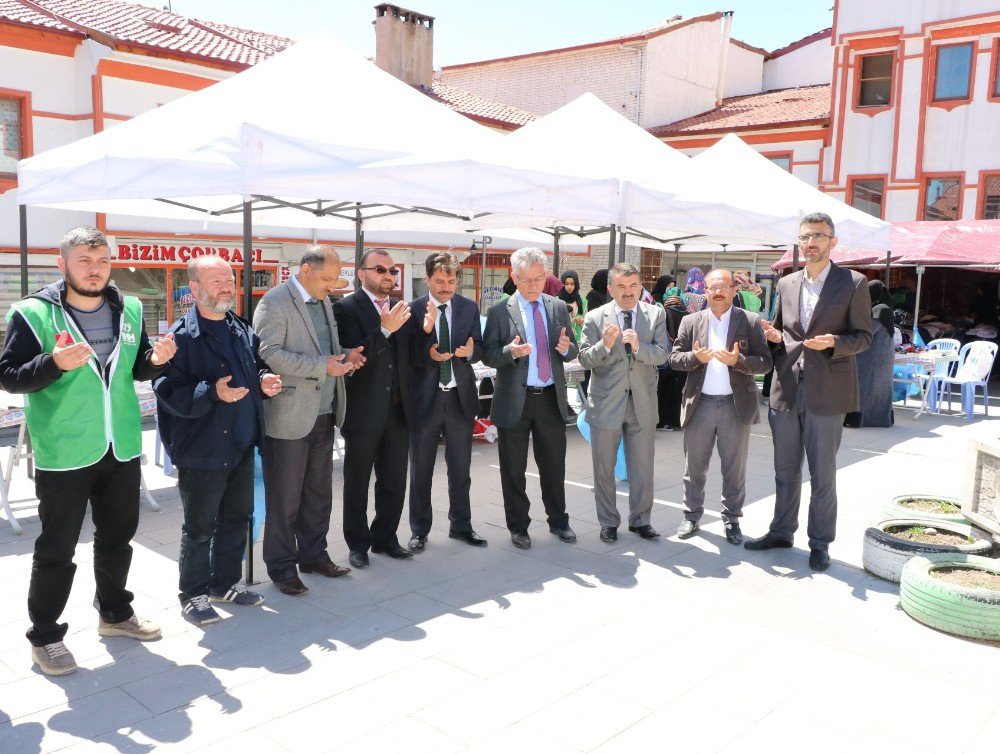 Yozgat İhh İhtiyaç Sahipleri İçin Kermes Açtı