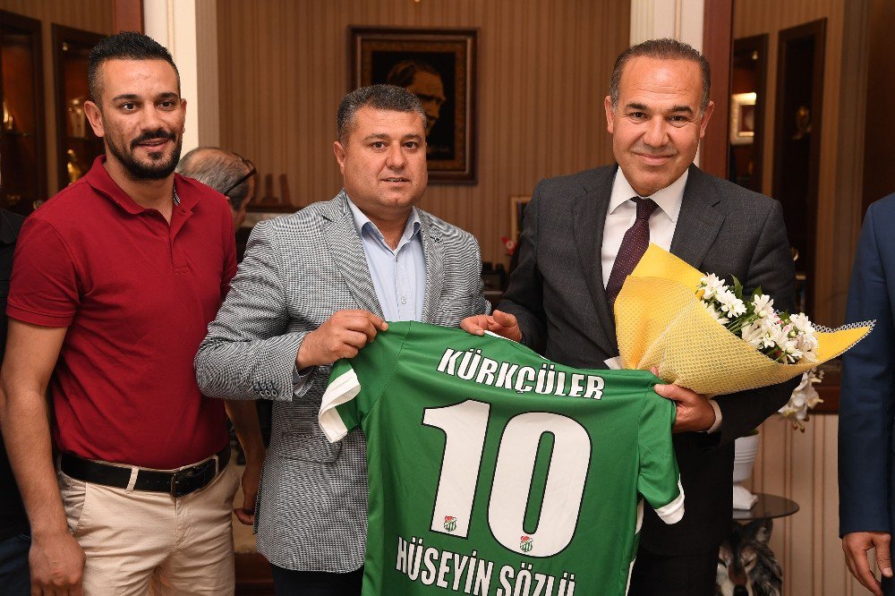 Kürkçülerspor’dan Başkan Sözlü’ye Şampiyonluk Forması