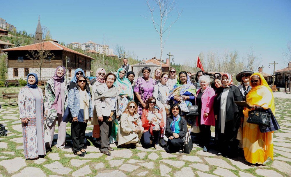 Büyükelçi Eşleri Altınköy’de