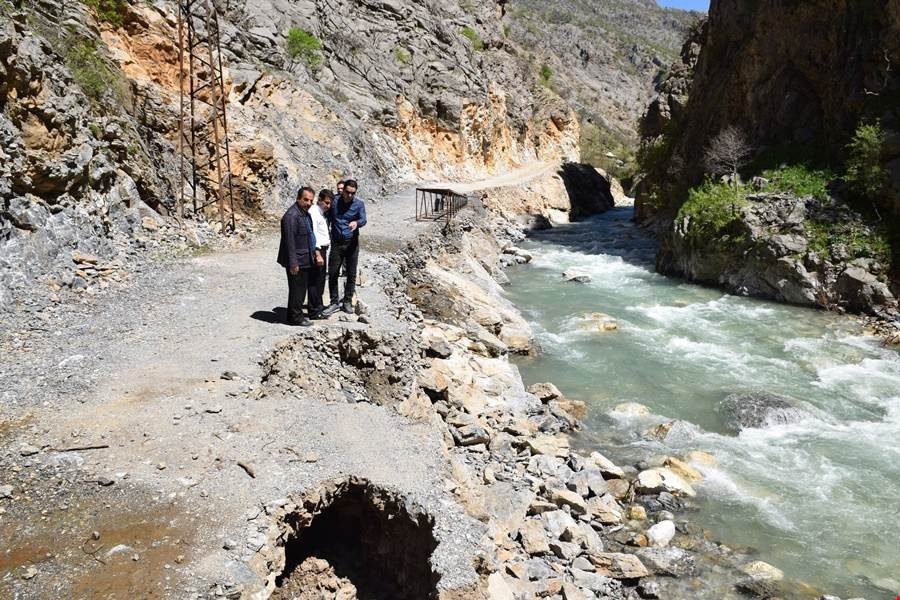 Selden Zarar Gören Yollar Onarılıyor