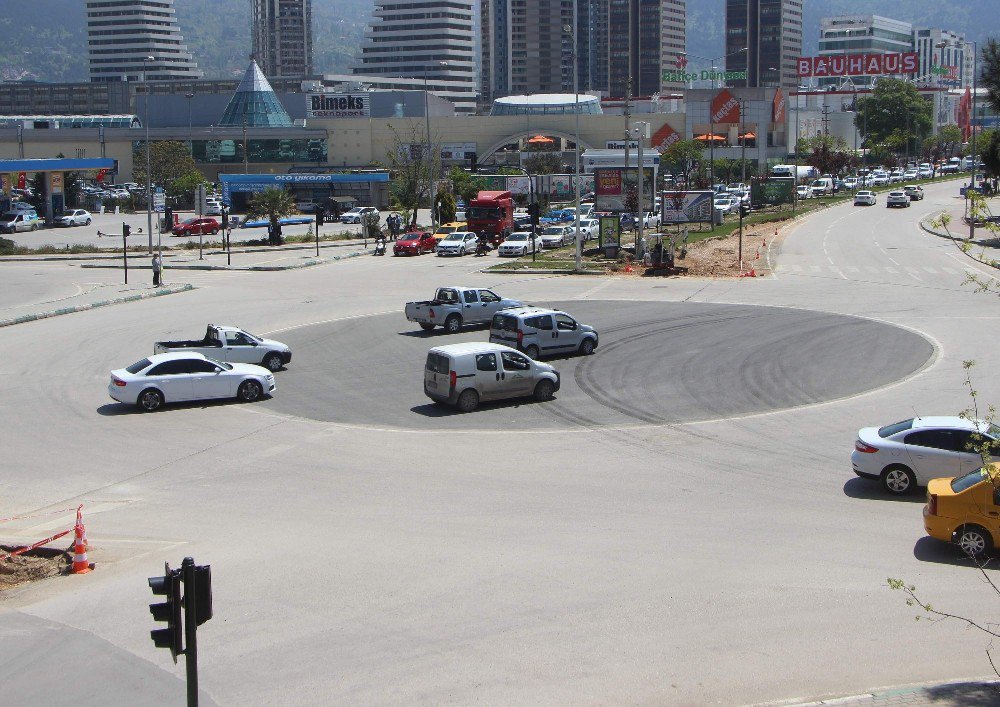 Belediye Kavşağı Kaldırdı, Bursa Trafiği Rahatladı