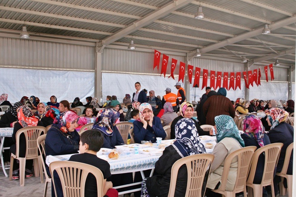 Sungurlu Belediyesi’nden Şehitler İçin Yemek