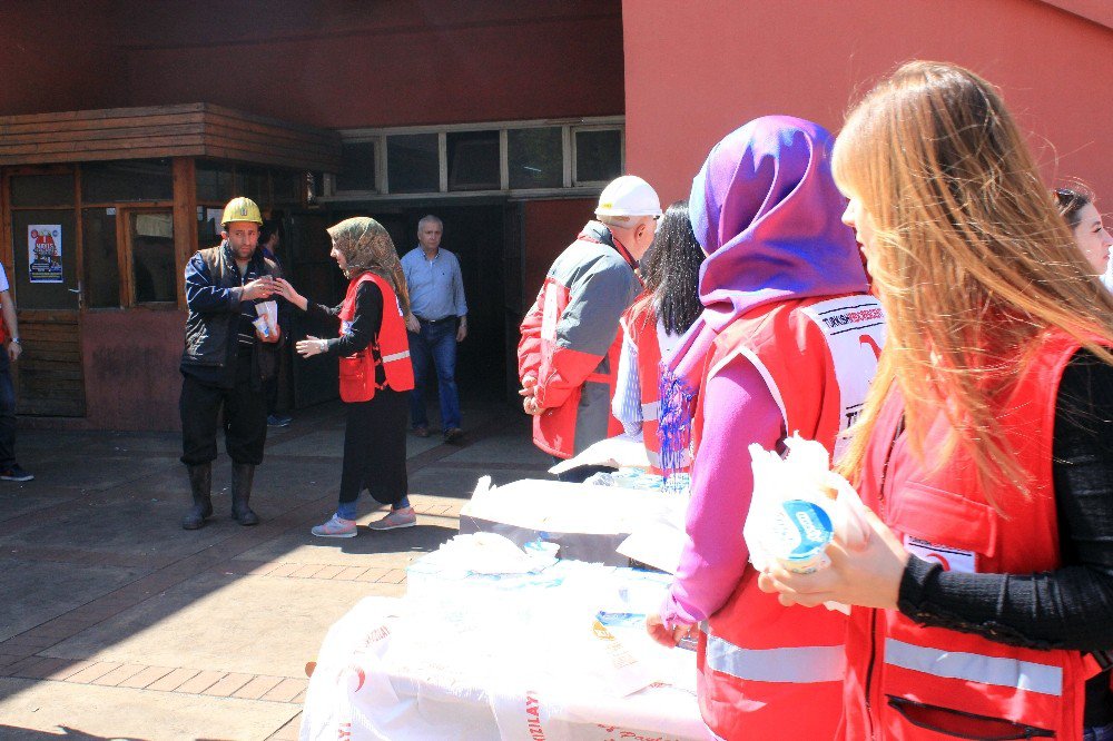 Üniversite Öğrencilerinden “Soğuk Madene, Sıcak Karşılama” Etkinliği