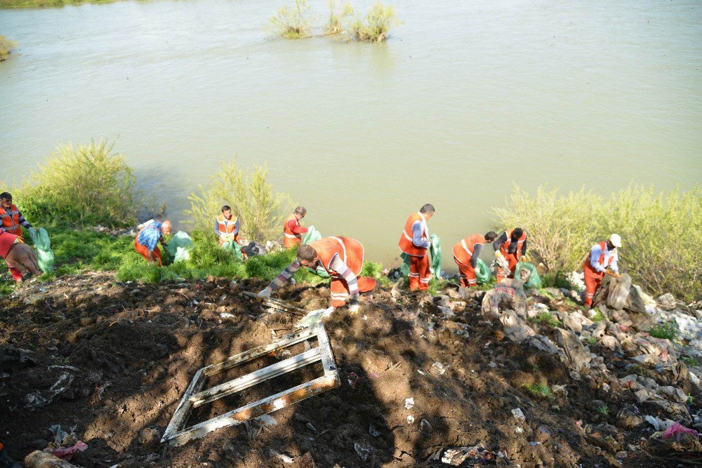 Dicle Nehri Yatağında Atık Temizliği