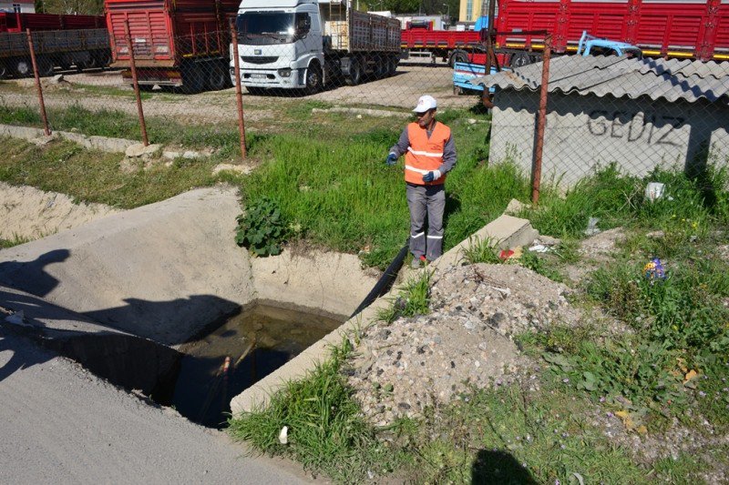 Gediz Belediyesinden İlaçlama Çalışması