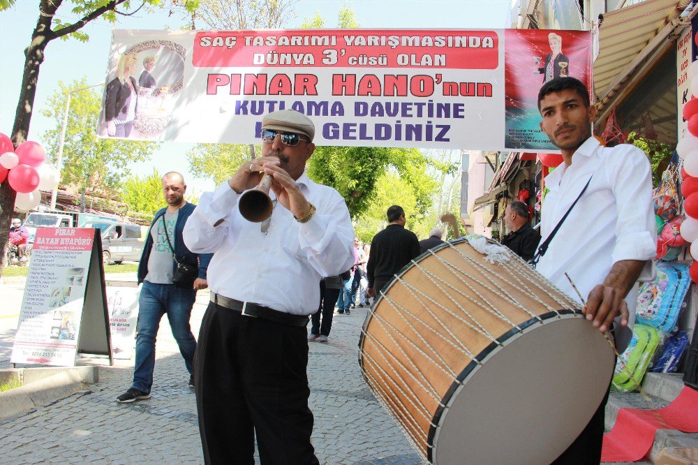 Dünya Üçüncülüğüne Edirne’de 9/8’lik Kutlama