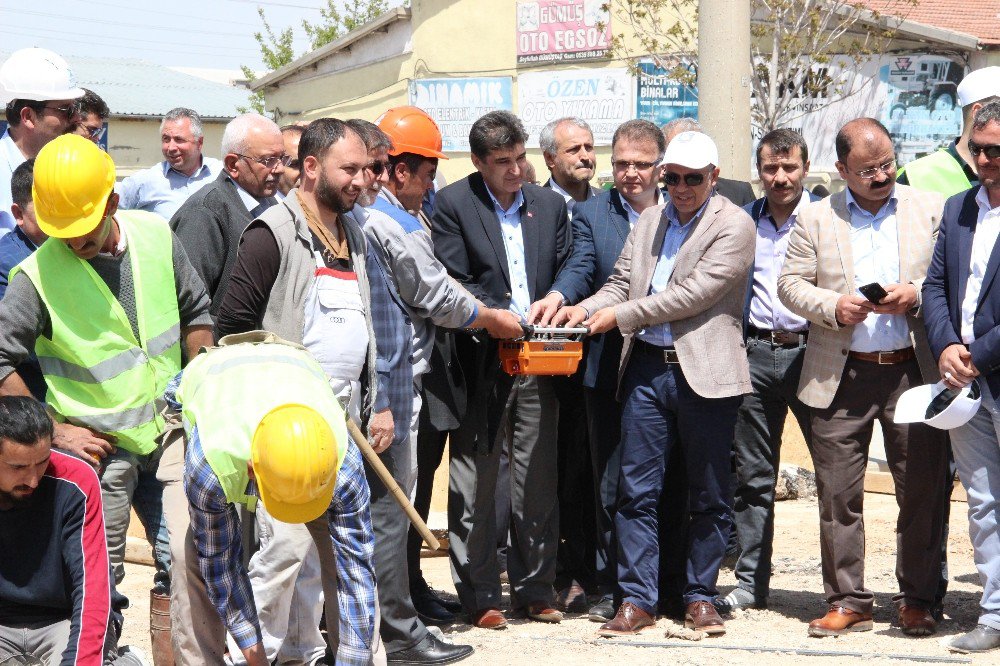 Karaman’da Sanayi Köprülü Kavşağının Temeli Atıldı