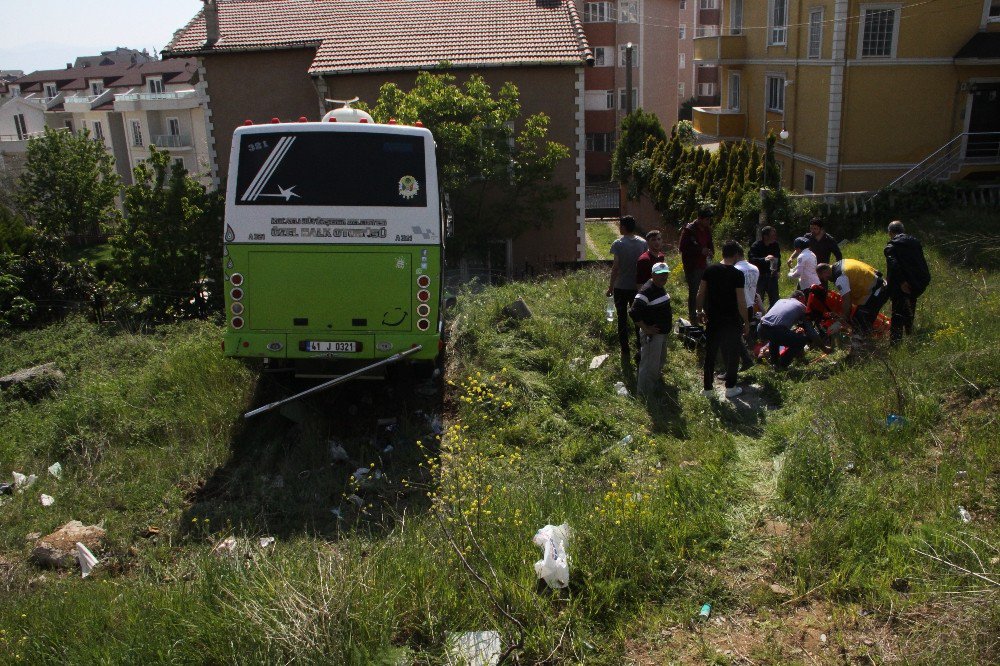 Freni Patlayan Yolcu Midibüs Şarampole Uçtu: 22 Yaralı