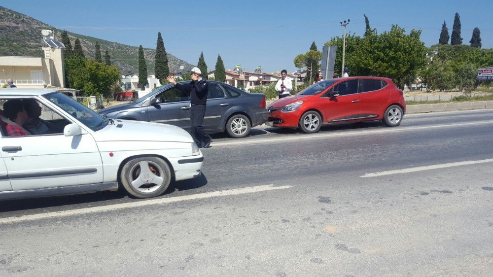 Kuşadası’nda Zincirleme Trafik Kazası