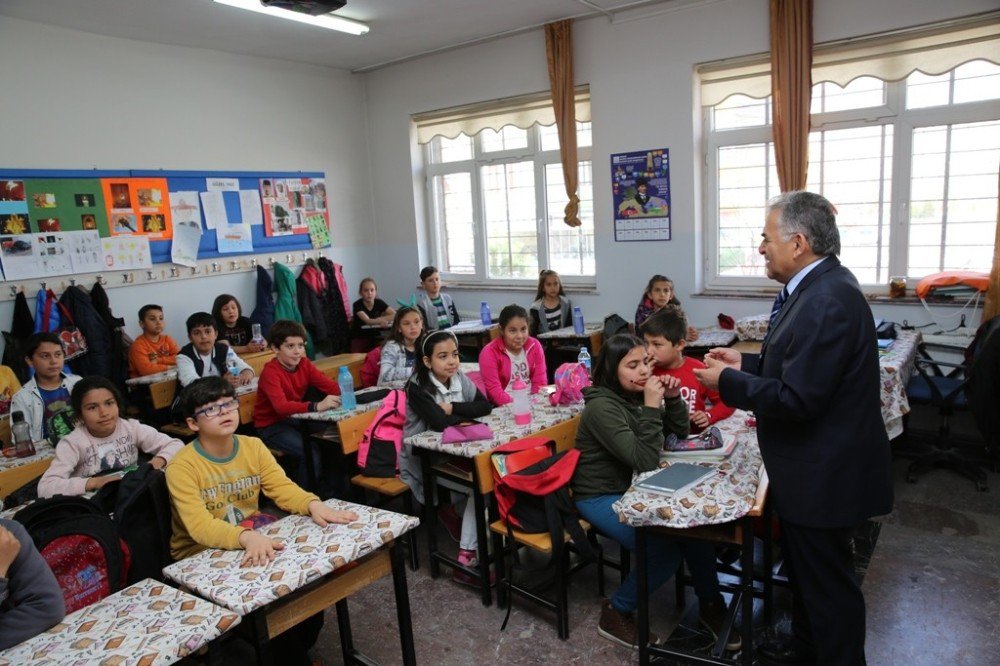 Başkan Büyükkılıç, "Vatandaşlara Melikgazili Olmayı Fark Ettiriyoruz"