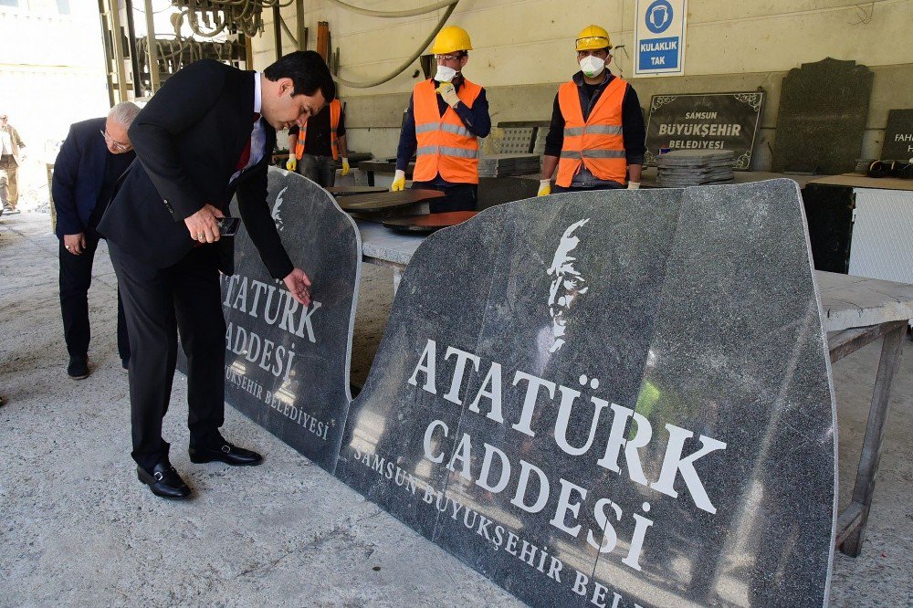 Başkan Yılmaz Konuklarına Samsun’u Tanıttı