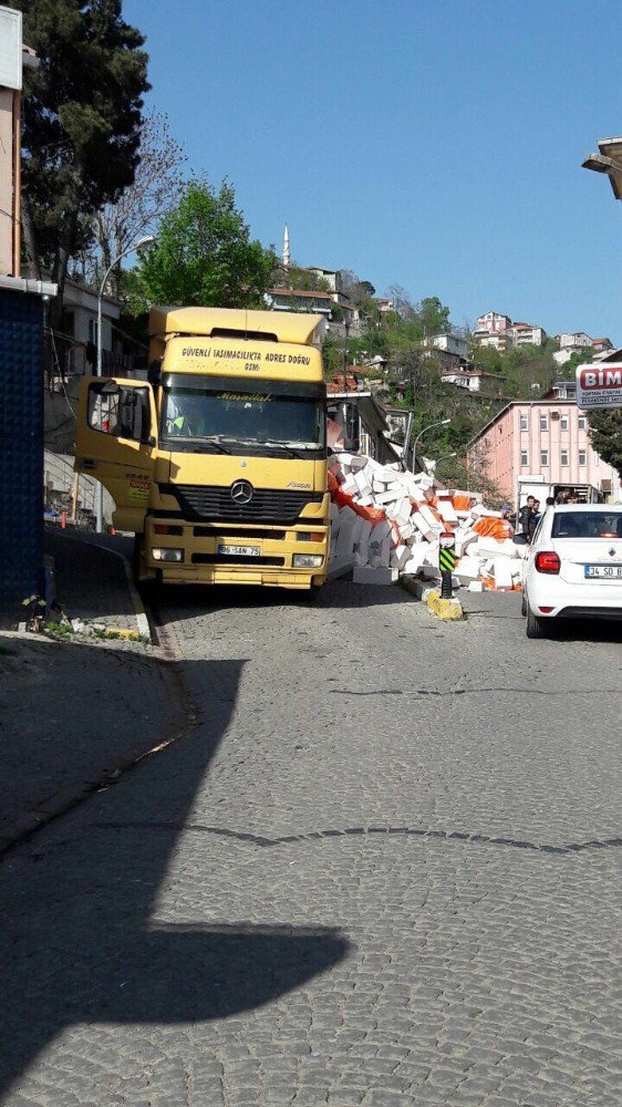 Beykoz’da Hazır Beton Kalıpları Yola Böyle Yıkıldı