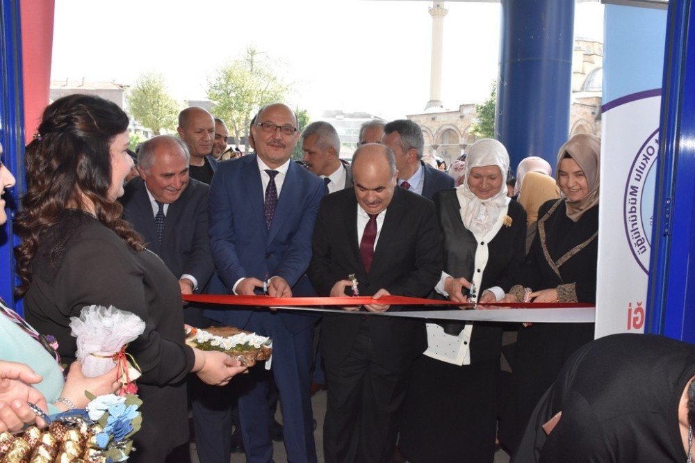 İğne Oyası Ve Tunus Sergisi Açıldı