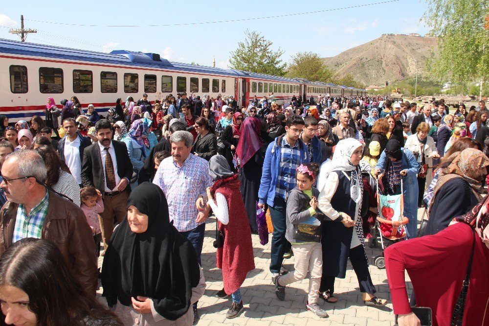 Elazığ’da Trenle Tarihe Nostaljik Yolculuk