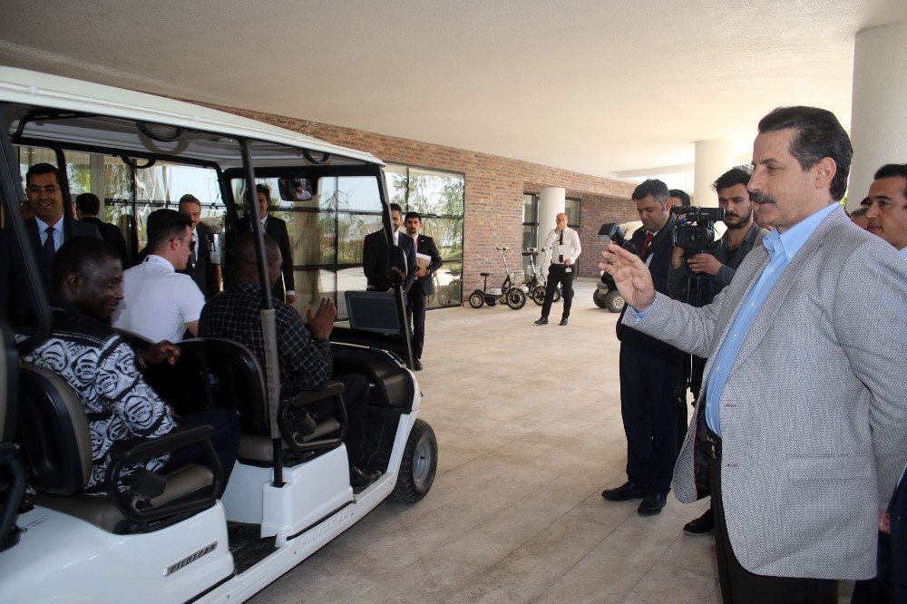 Bakan Çelik : "Expo Alanı Kamu Tarafından Memur Bakışıyla Yönetilemez"