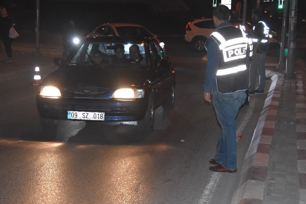 İzmir’de ’Güven Huzur 5’ Uygulaması Yapıldı