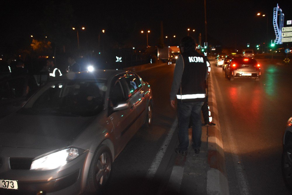 İzmir’de ’Güven Huzur 5’ Uygulaması Yapıldı