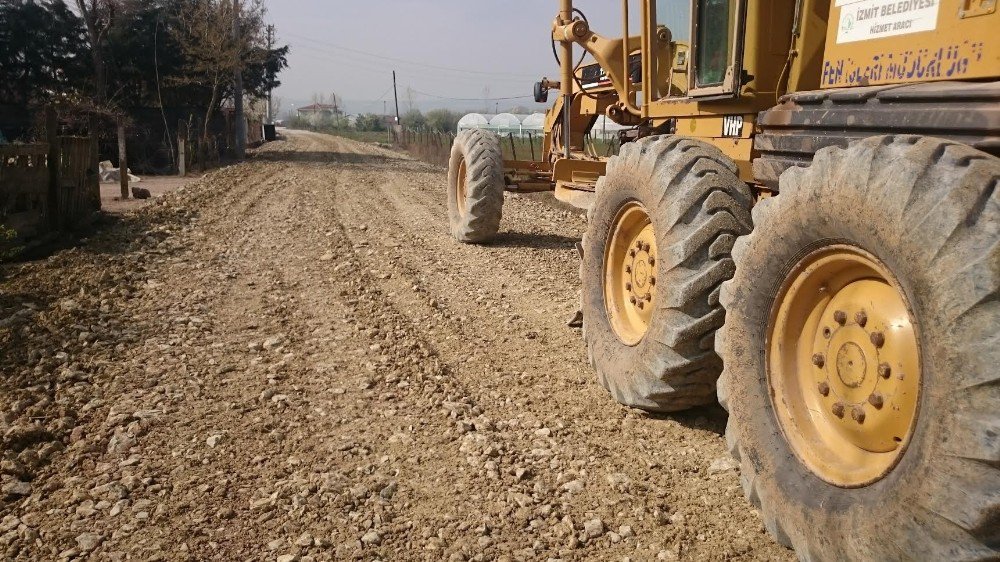 İzmit’te Yol Açma Ve Bakım Çalışması