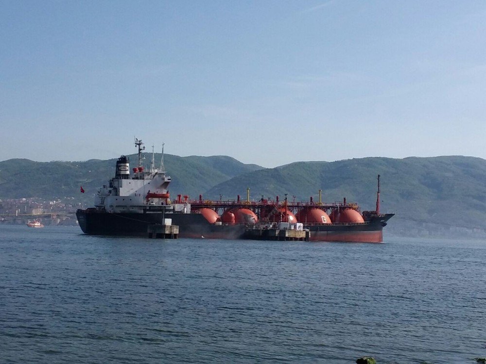 Körfezde Lpg Tankerinde Yangın Çıktı